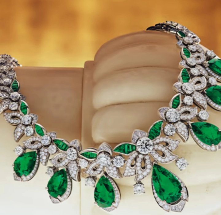 gorgeous diamond necklace